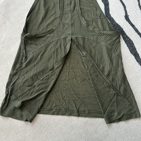 Lululemon Mesh Tank - Picture 3 of 4